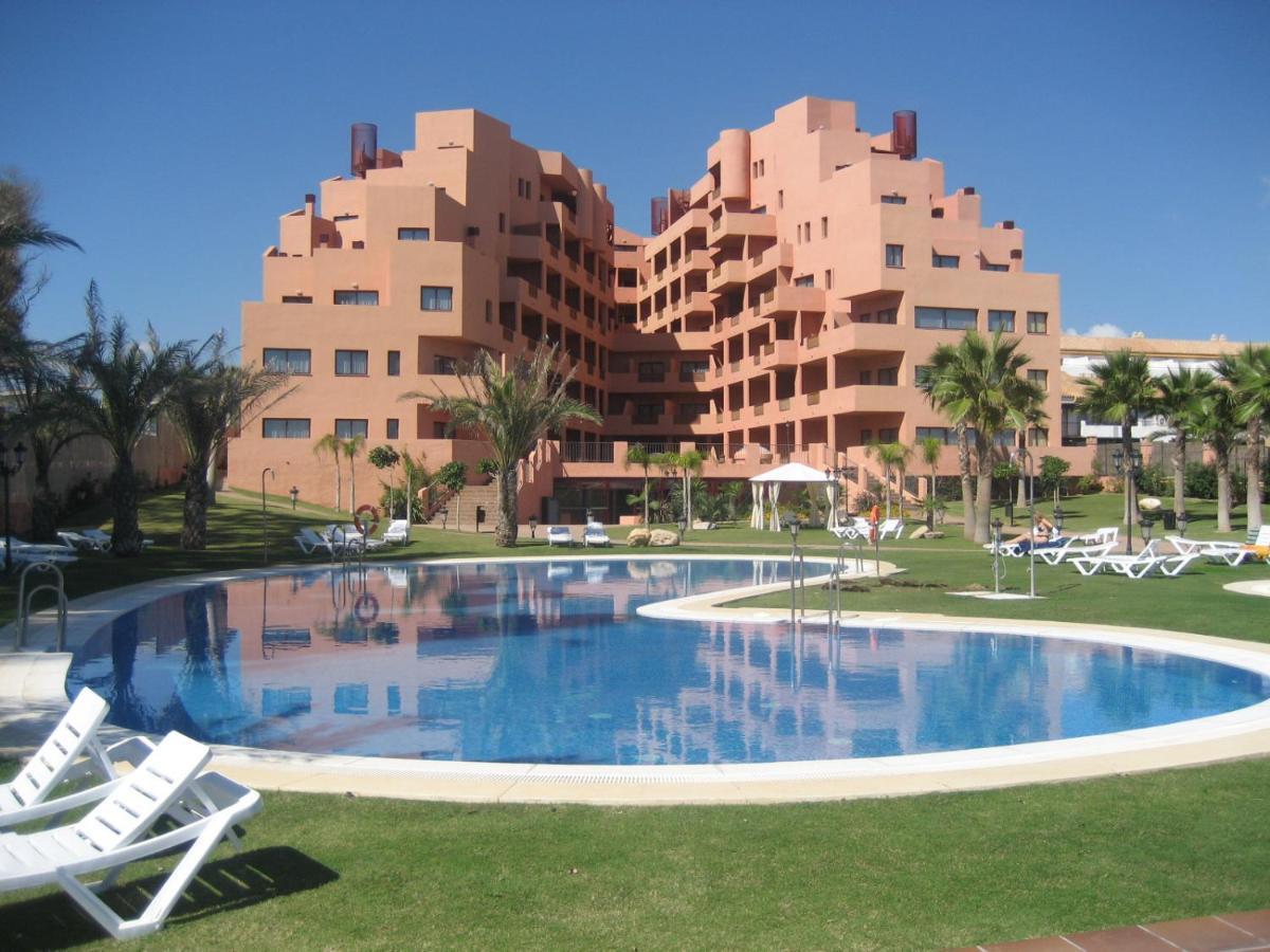 Don Juan Beach Resort Estepona Esterno foto
