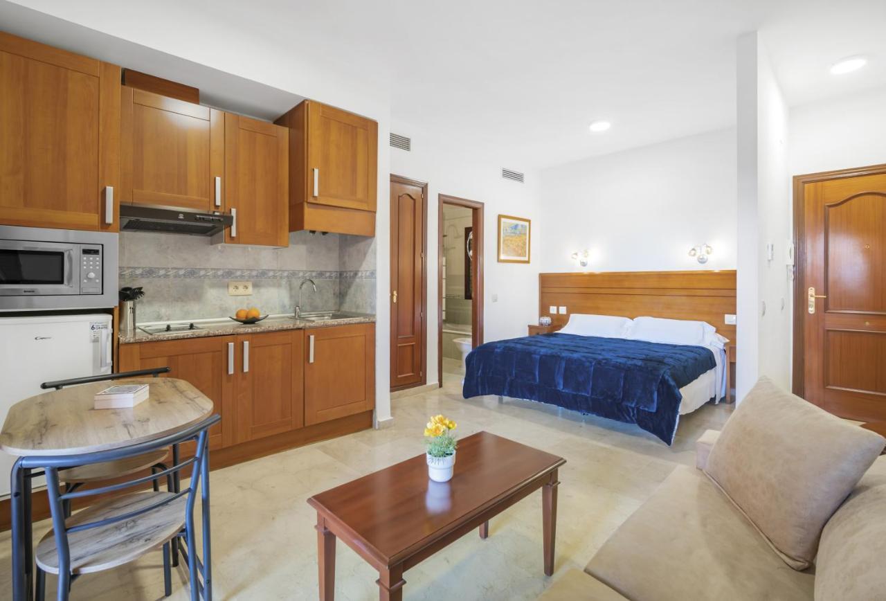 Don Juan Beach Resort Estepona Esterno foto